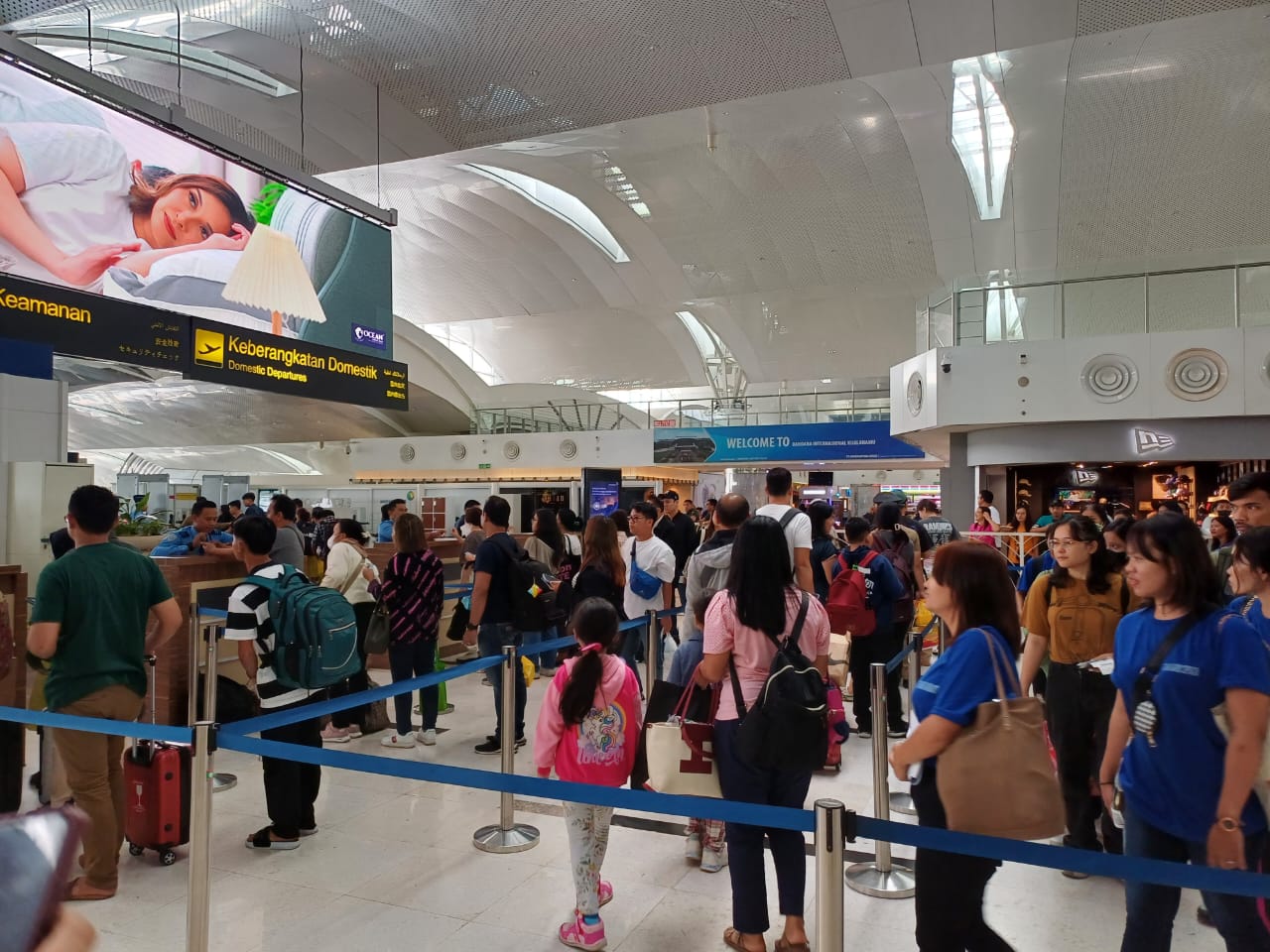 Penumpang pesawat padati Kualanamu