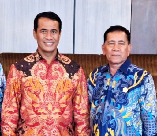 Ketua Umum KTNA, H.M. Yadi Sofyan Noor (kiri) bersama Mentan Andi Amran Sulaiman