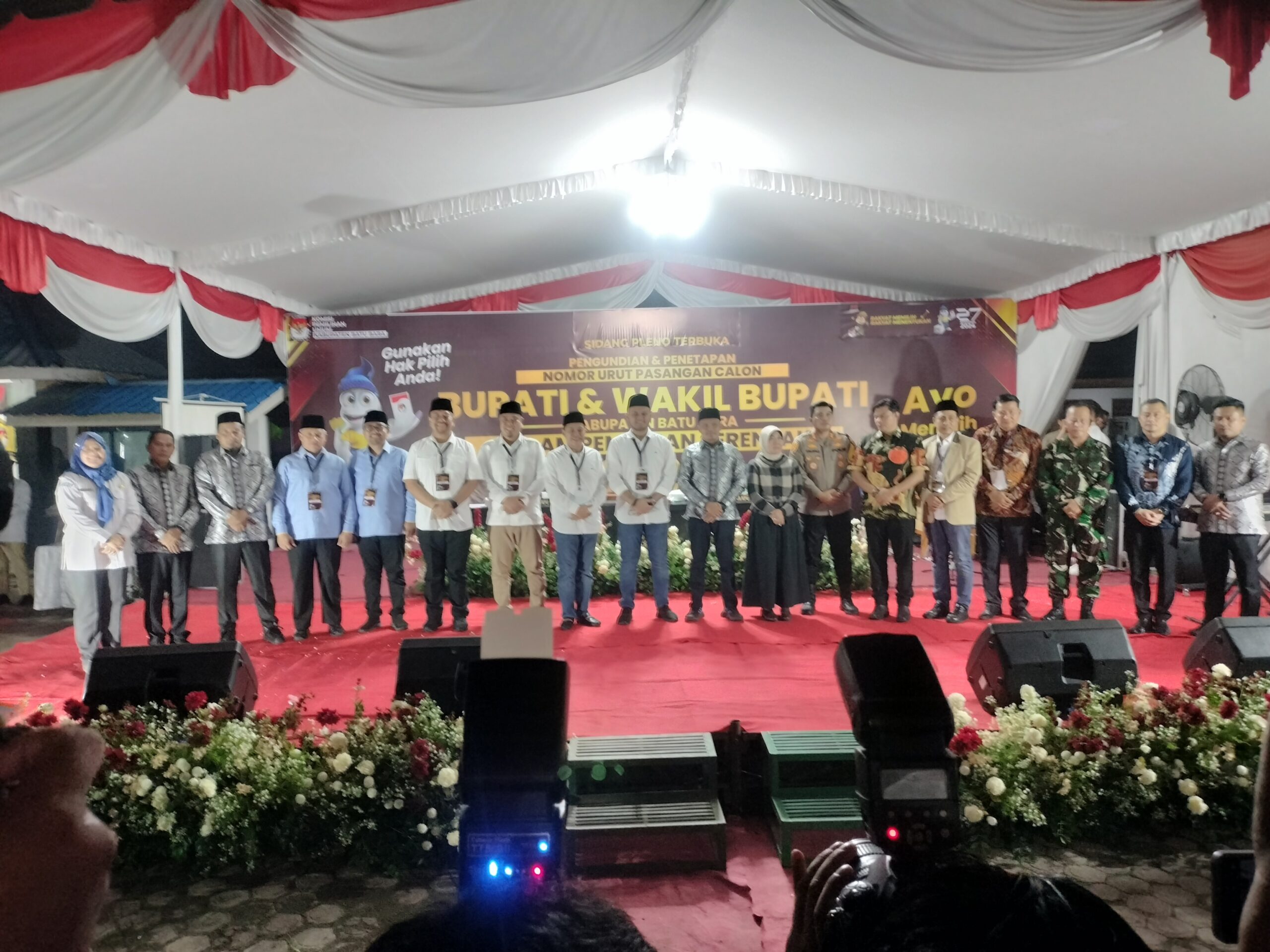 KPU Kabupaten Batu Bara gelar sidang pleno terbuka pengundian dan penetapan nomor urut pasangan calon Bupati dan Wakil Bupati Kabupaten Batu Bara dalam pemilihan serentak tahun 2024. (Dok/foto
ist)